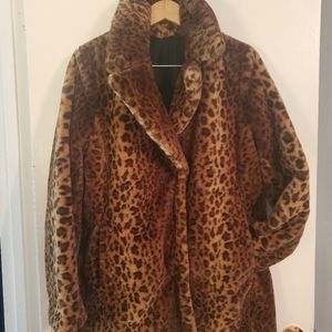 Cozy soft Leopard Print coat